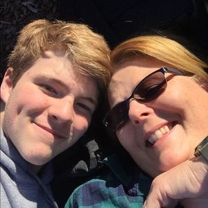 Meet your Posher, Pam